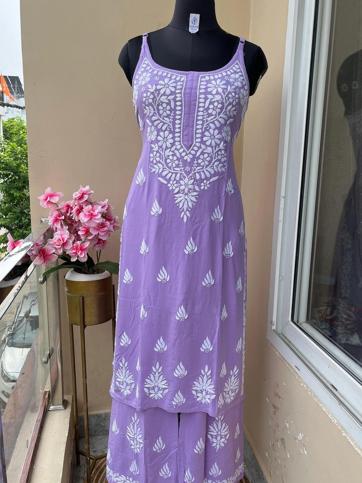 Noodle sleeves handcrafted Chikankari kurta set 2pc